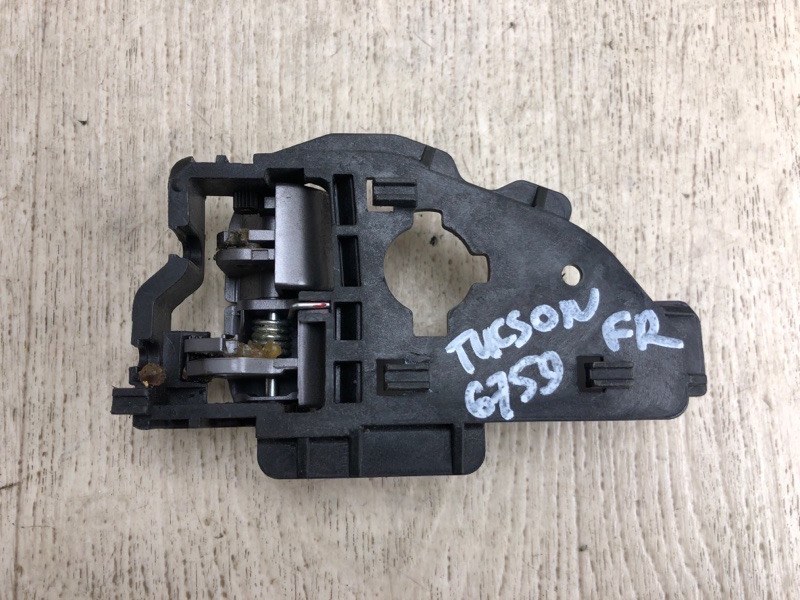 Ручка двери внутренняя правая HYUNDAI TUCSON LM 09-15 LM 2.0 G4KD Ручка двери внутренняя правая HYUNDAI TUCSON LM 09-15 LM 2.0 G4KD