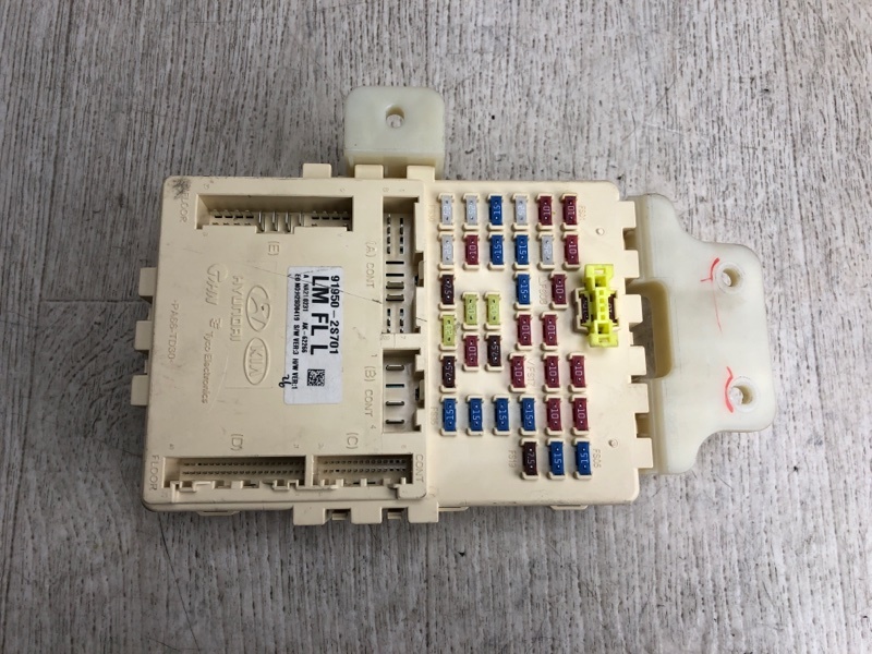 Блок предохранителей салон HYUNDAI TUCSON LM 09-15 2014 LM 2.0 G4KD 91950-2S701 Б/У