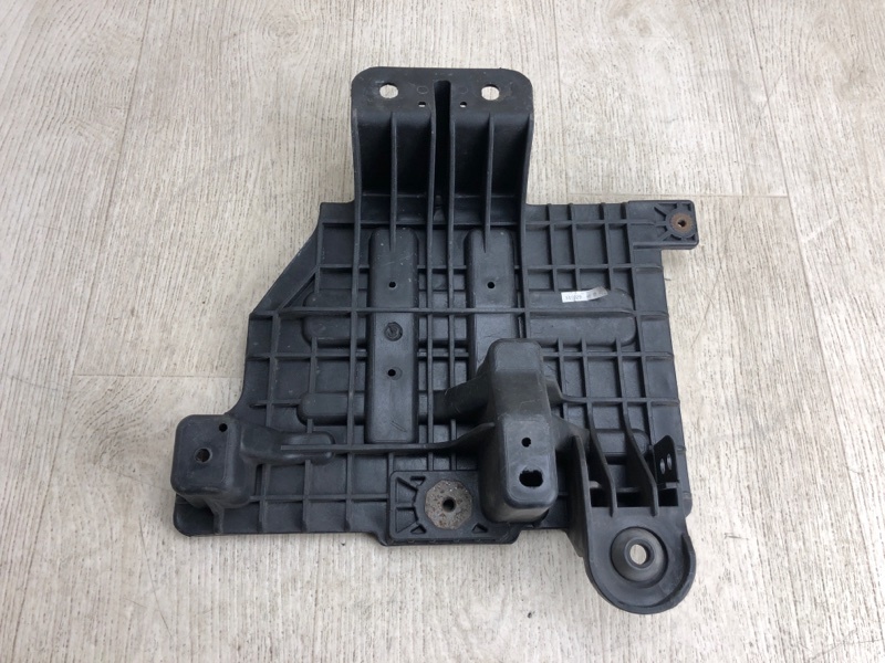 Полка аккумулятора TUCSON LM 09-15 2014 LM 2.0 G4KD
