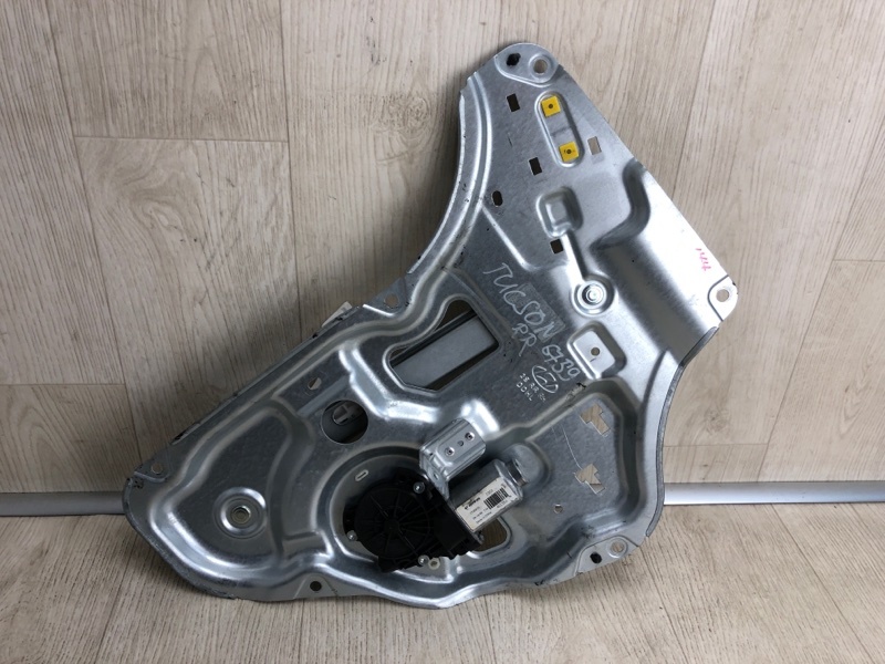 Стеклоподъемник задний правый HYUNDAI TUCSON LM 09-15 2014 LM 2.0 G4KD 83402-2S000 Б/У