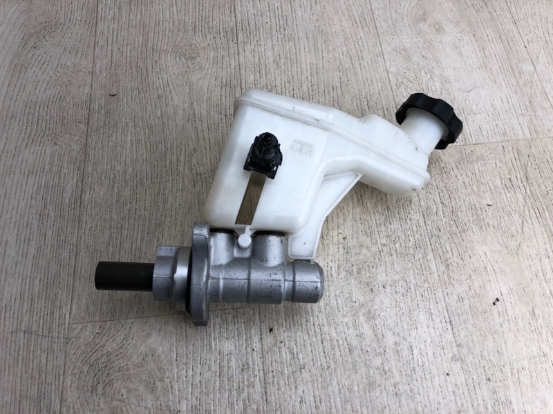 Главный тормозной цилиндр HYUNDAI TUCSON LM 09-15 LM 2.0 G4KD