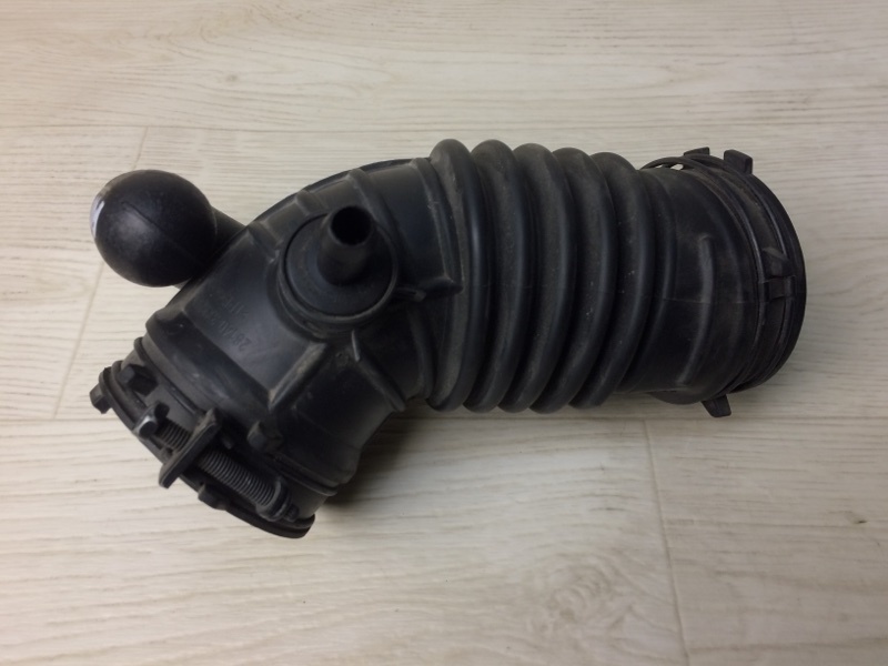 Патрубок воздушного фильтра KIA FORTE YD 12- 2015 YD 1.8 G4NB 28140-3X320 Б/У