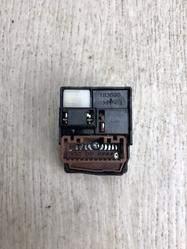 Блок управления зеркалами TOYOTA RAV4 13-19 ZSA42 2.0 3ZRFE