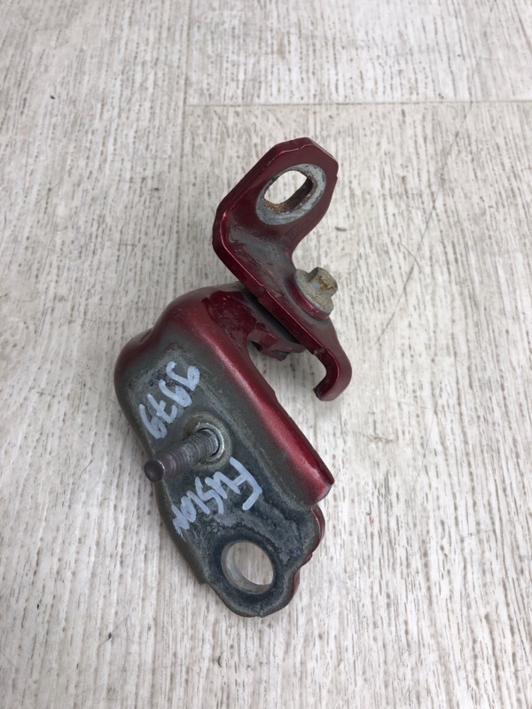 Петля двери нижняя задняя левая FUSION 14- 2016 CD4 C25HDEX