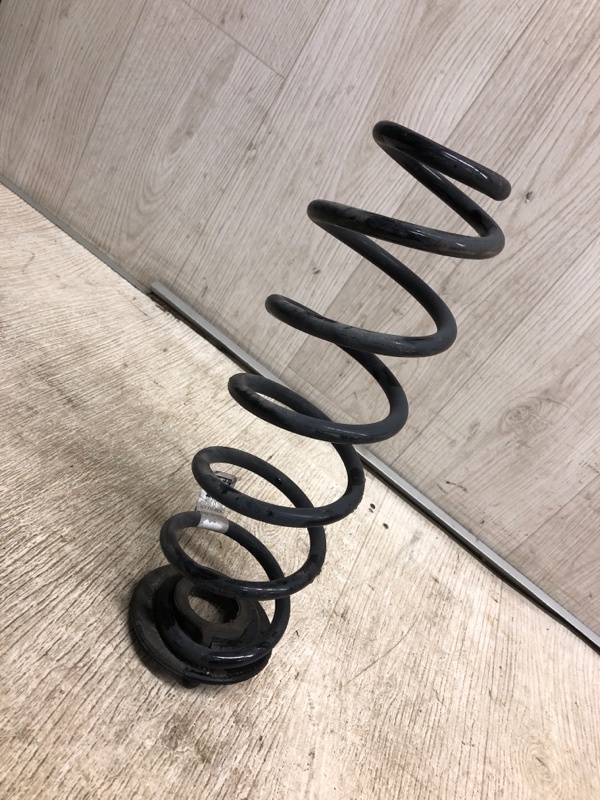 Пружина задней подвески JETTA USA 18- 2018 JEM 1.4 DGXA