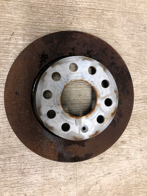 Тормозной диск задний VOLKSWAGEN JETTA USA 18- 2018 JEM 1.4 DGXA 5QN 615 601 A Б/У