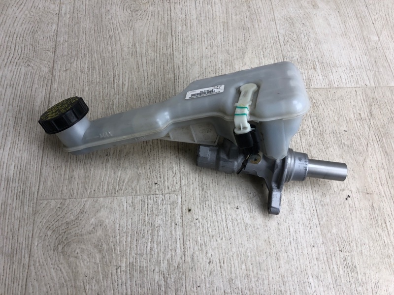 Главный тормозной цилиндр FORD FUSION 14- CD4 C25HDEX Главный тормозной цилиндр FORD FUSION 14- CD4 C25HDEX