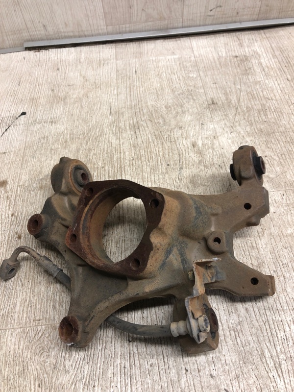 Цапфа задняя левая JOURNEY 08-20 2008 JC 3.5 EGF