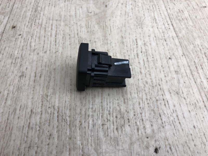 Кнопка открывания багажника внутренняя FUSION 14- 2016 CD4 C25HDEX