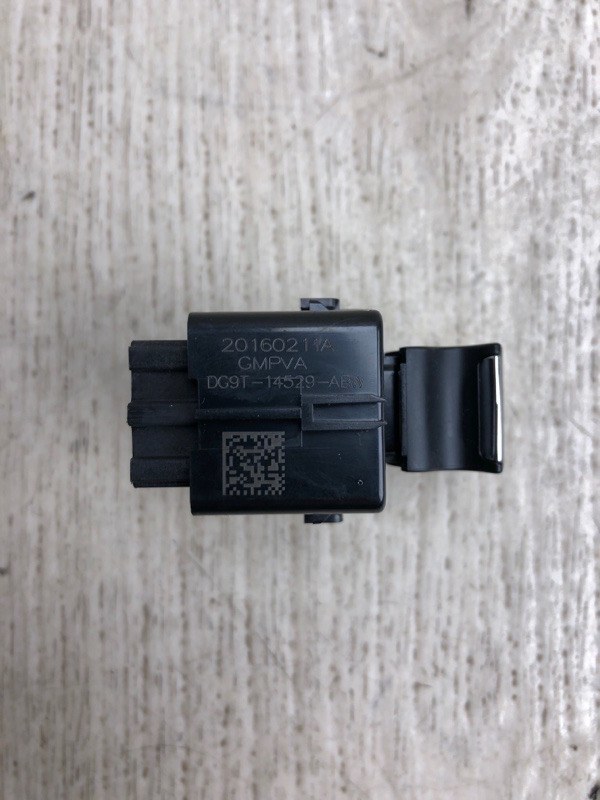 Кнопка стеклоподъемника задняя правая FUSION 14- 2016 CD4 C25HDEX Кнопка стеклоподъемника задняя правая FUSION 14- 2016 CD4 C25HDEX