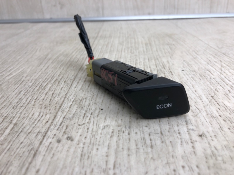 Кнопка HYUNDAI SONATA YF 10-14 2014 YF 2.4 G4KK 93792-4R000 Б/У