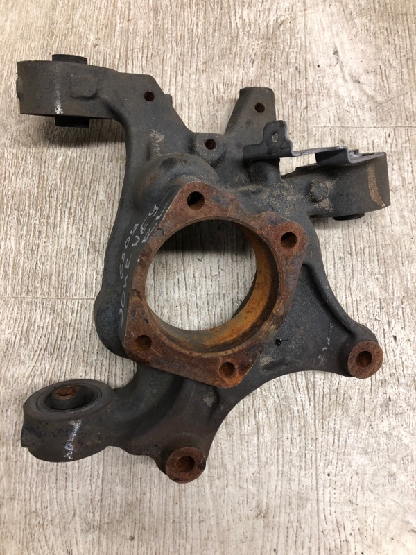 Цапфа задняя левая JOURNEY 08-20 2011 JC 3.6 ERB