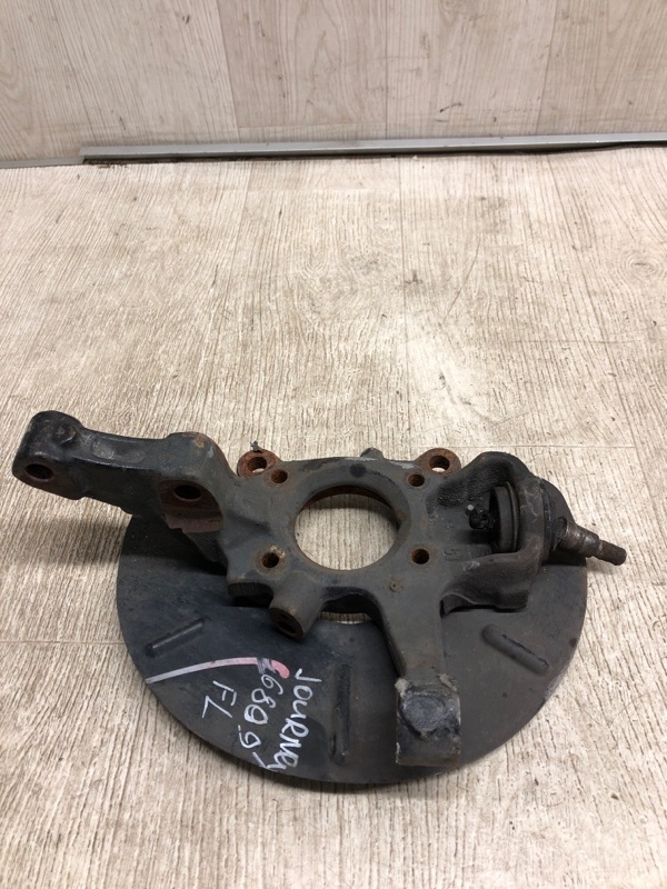 Кулак поворотный передний левый DODGE JOURNEY 08-20 JC 3.6 ERB