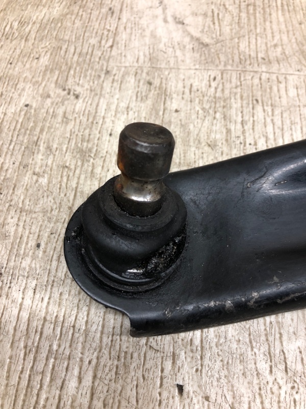 Рычаг передней подвески нижний правый NISSAN ROGUE 08-15 S35 2.5 QR25DE