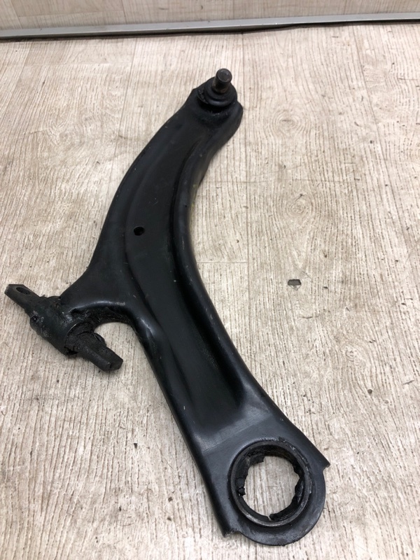 Рычаг передней подвески нижний правый ROGUE 08-15 2010 S35 2.5 QR25DE