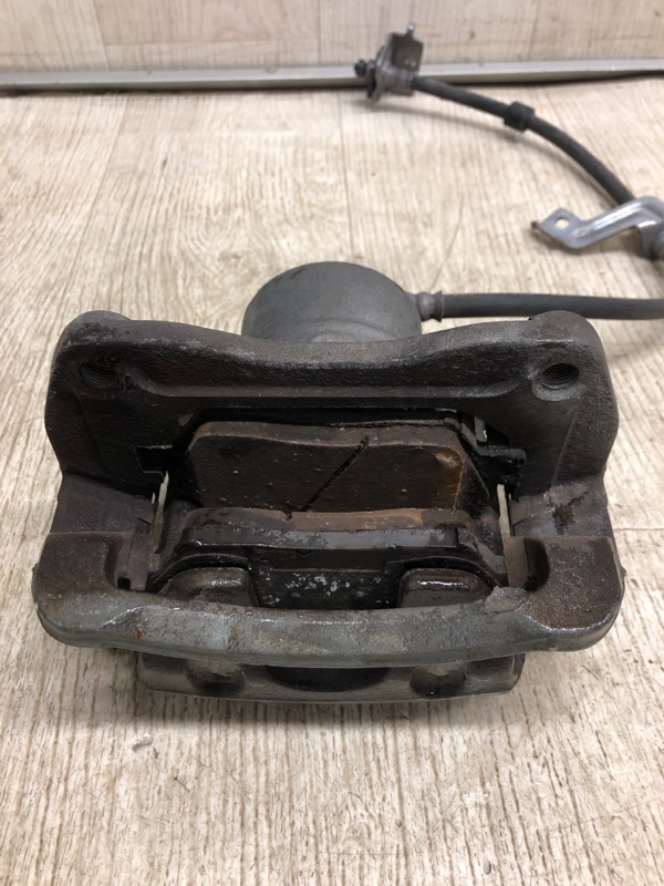 Суппорт тормозной передний правый KIA SORENTO UM 14- UM 2.4 G4KJ