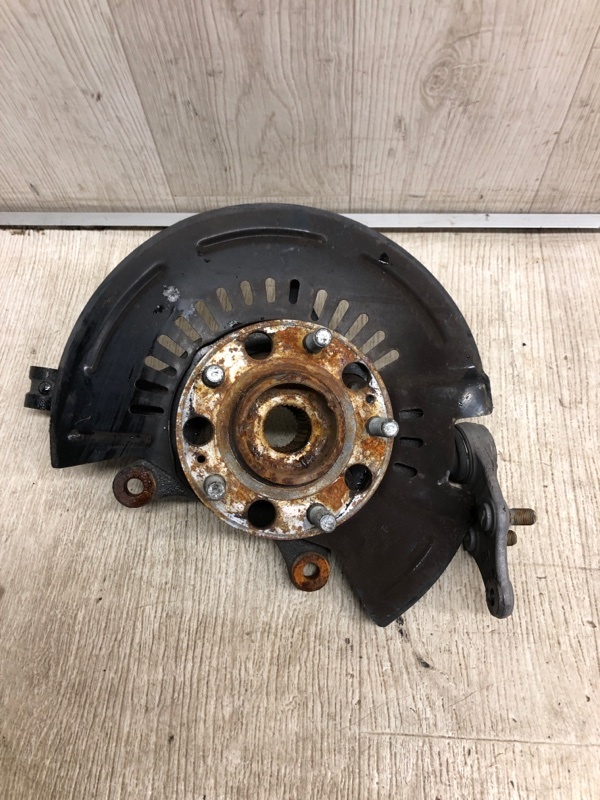 Кулак поворотный передний левый SORENTO UM 14- 2015 UM 2.4 G4KJ