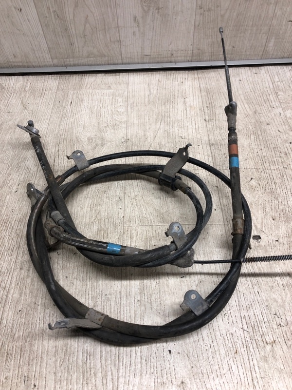 Трос стояночного тормоза задний RAV4 13-19 2017 ZSA42 2.0 3ZRFE