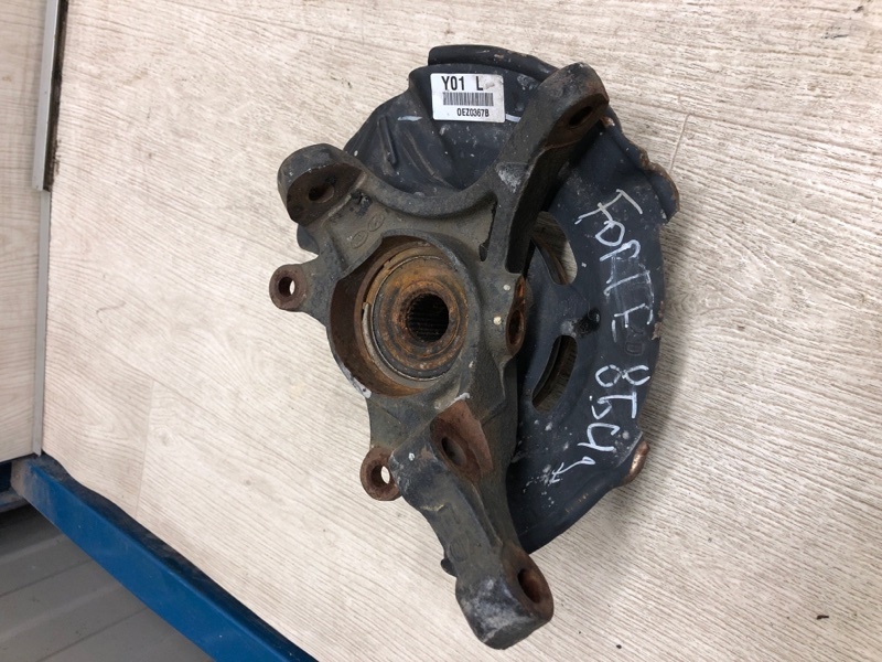 Кулак поворотный передний левый KIA FORTE YD 12- YD 1.8 G4NB