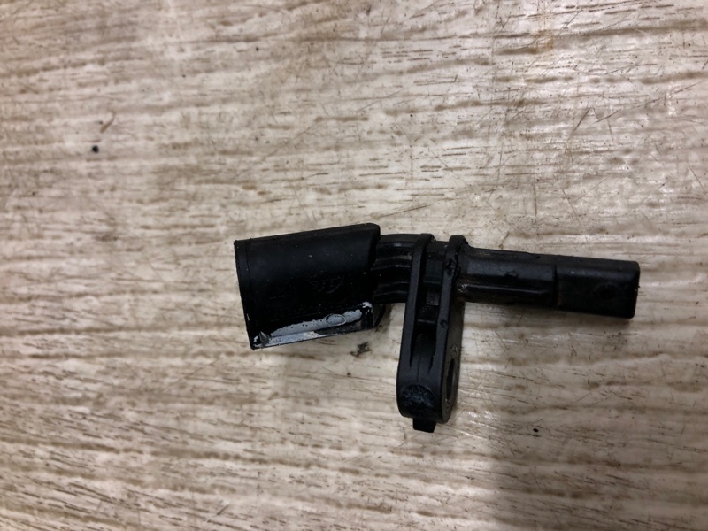 Датчик ABS передний левый PASSAT B7 11-15 2012 A32 2.5 CBUA