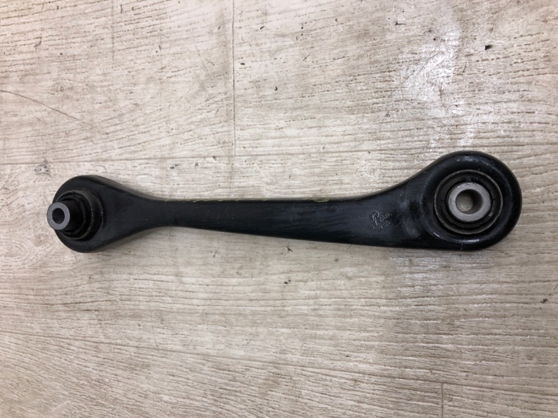 Рычаг задней подвески поперечный нижний правый PASSAT B7 11-15 2012 A32 2.5 CBUA