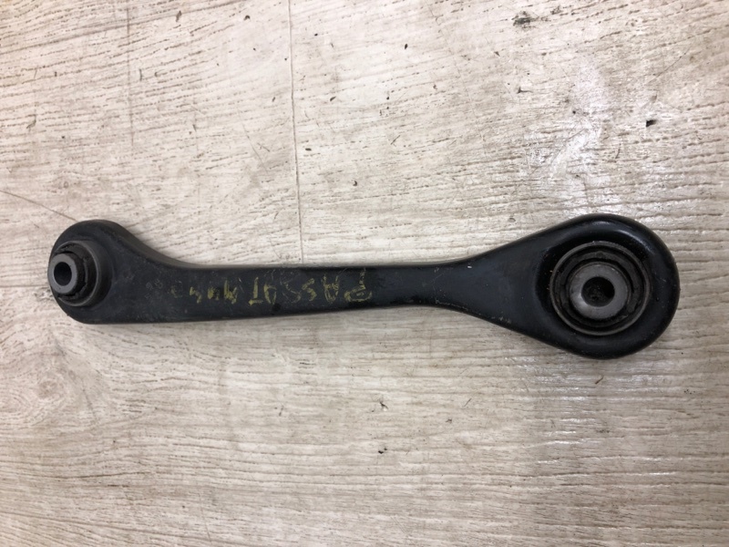 Рычаг задней подвески поперечный нижний левый PASSAT B7 11-15 2012 A32 2.5 CBUA