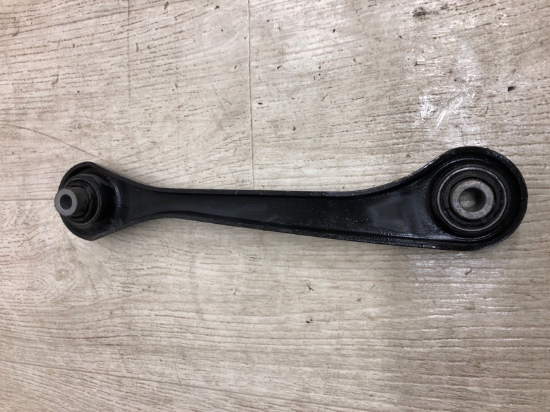 Рычаг задней подвески поперечный нижний левый PASSAT B7 11-15 2012 A32 2.5 CBUA