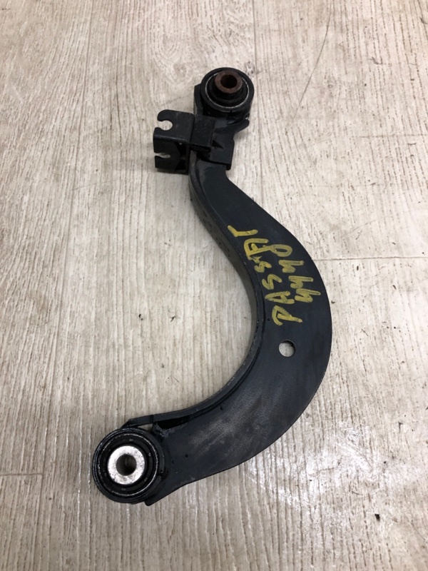 Рычаг задней подвески поперечный верхний PASSAT B7 11-15 2012 A32 2.5 CBUA