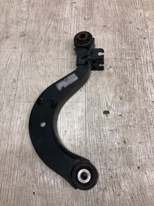 Рычаг задней подвески поперечный верхний VOLKSWAGEN PASSAT B7 11-15 A32 2.5 CBUA Рычаг задней подвески поперечный верхний VOLKSWAGEN PASSAT B7 11-15 A32 2.5 CBUA