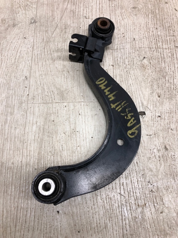 Рычаг задней подвески поперечный верхний PASSAT B7 11-15 2012 A32 2.5 CBUA Рычаг задней подвески поперечный верхний PASSAT B7 11-15 2012 A32 2.5 CBUA