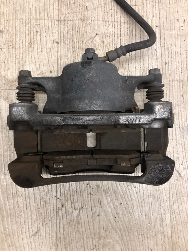 Суппорт тормозной передний правый NISSAN X-TRAIL/ROGUE T32 13-20 T32 2.5 QR25DE