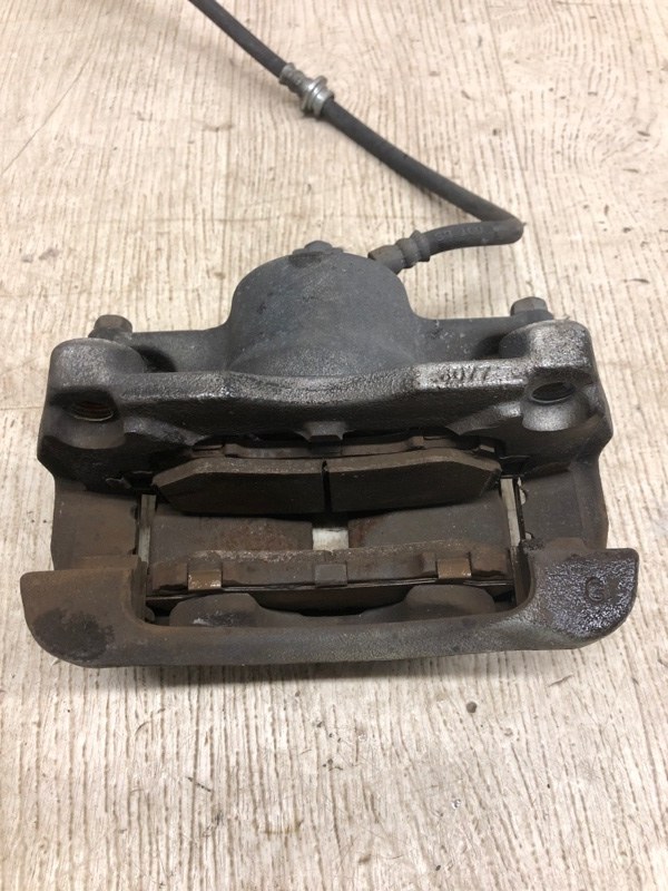 Суппорт тормозной передний правый X-TRAIL/ROGUE T32 13-20 2015 T32 2.5 QR25DE