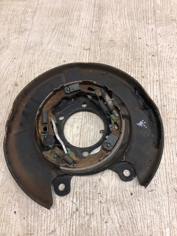 Тормозной механизм задний правый X-TRAIL/ROGUE T32 13-20 2015 T32 2.5 QR25DE