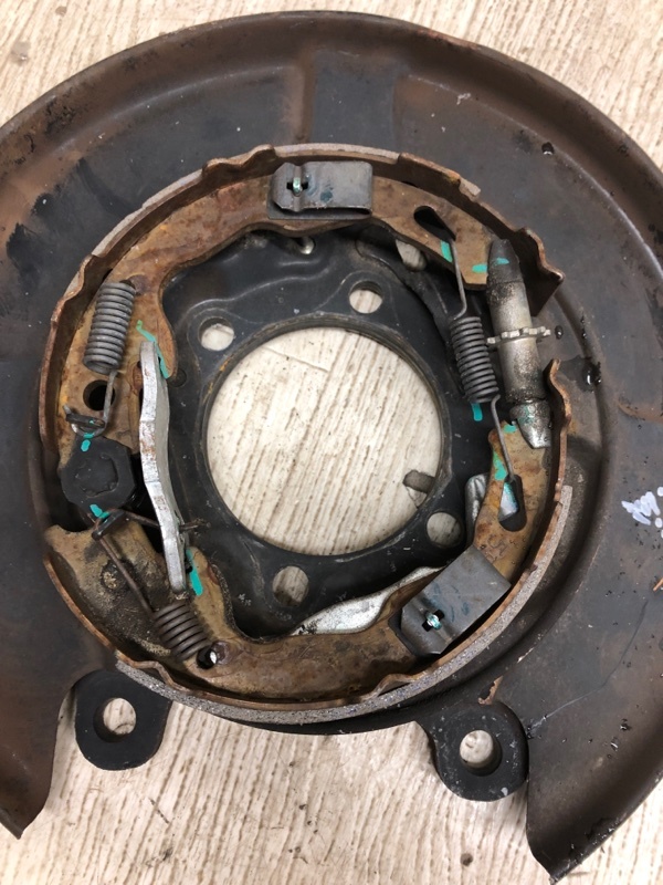 Тормозной механизм задний правый NISSAN X-TRAIL/ROGUE T32 13-20 T32 2.5 QR25DE