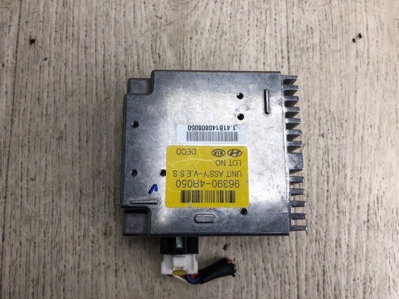 Запчасть блок электронный HYUNDAI SONATA YF 10-14 2014 YF 2.4 G4KK 96390-4R050 Б/У Блок электронный HYUNDAI SONATA YF 10-14 2014 YF 2.4 G4KK 96390-4R050 Б/У