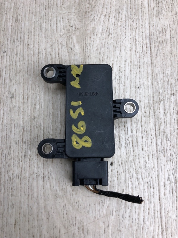 Датчик ускорения HYUNDAI SONATA YF 10-14 YF 2.4 G4KK Датчик ускорения HYUNDAI SONATA YF 10-14 YF 2.4 G4KK