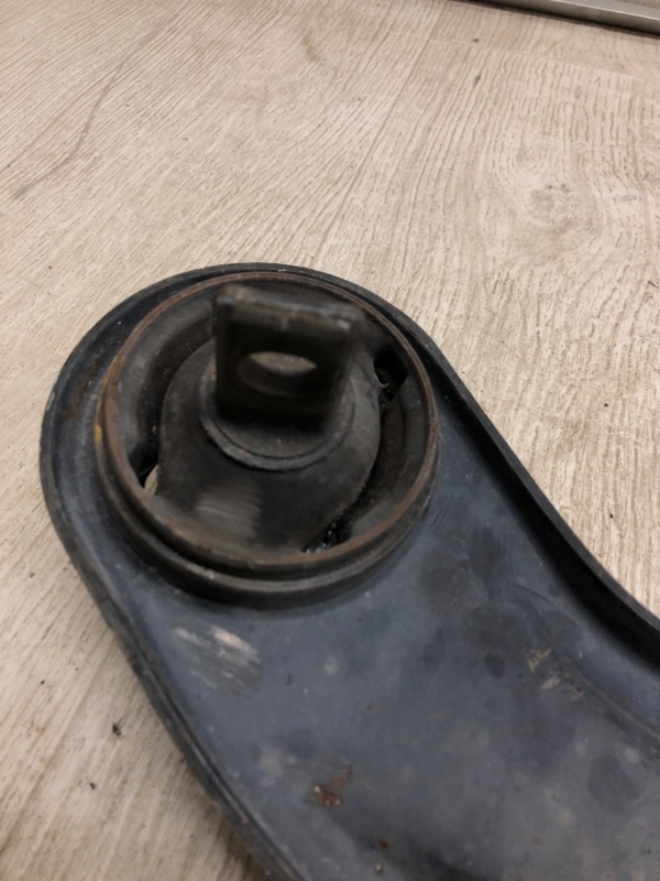 Рычаг задней подвески продольный левый SONATA YF 10-14 2012 YF 2.0 G4KH Рычаг задней подвески продольный левый SONATA YF 10-14 2012 YF 2.0 G4KH