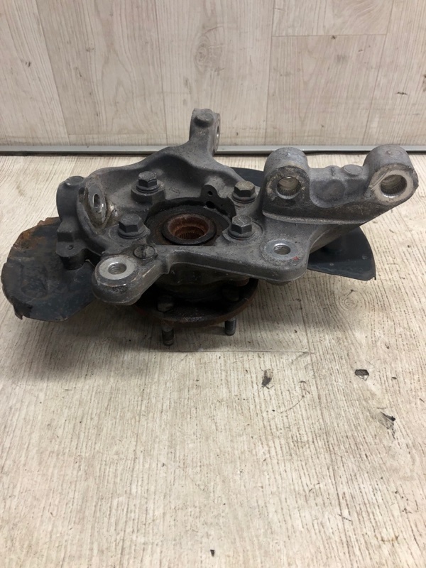 Кулак поворотный передний левый FORD FLEX 08-19 TP3 3.5 PDED Кулак поворотный передний левый FORD FLEX 08-19 TP3 3.5 PDED