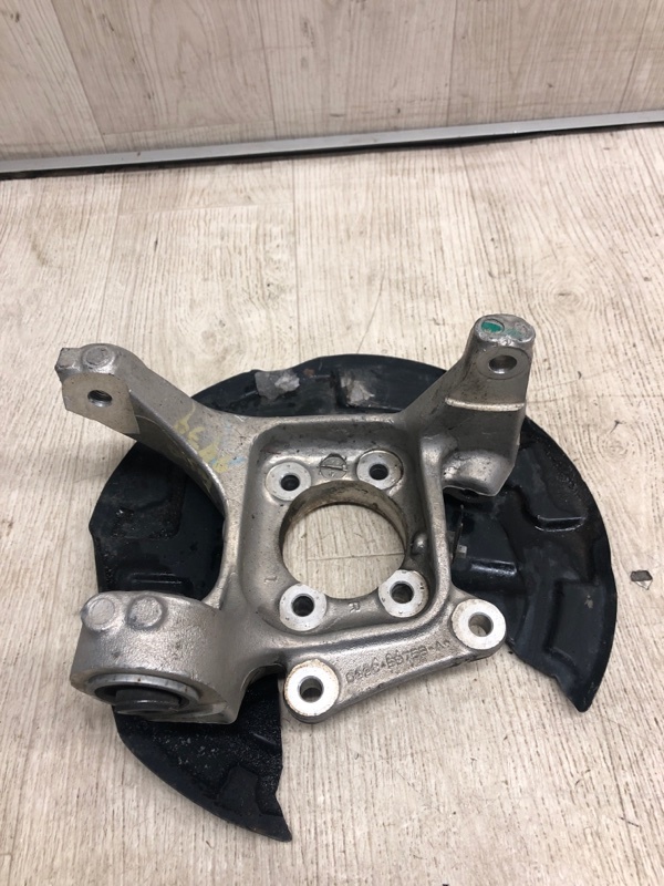 Цапфа задняя правая FUSION 14- 2016 CD4 C25HDEX Цапфа задняя правая FUSION 14- 2016 CD4 C25HDEX