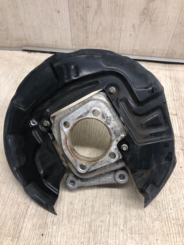 Цапфа задняя правая FUSION 14- 2016 CD4 C25HDEX Цапфа задняя правая FUSION 14- 2016 CD4 C25HDEX