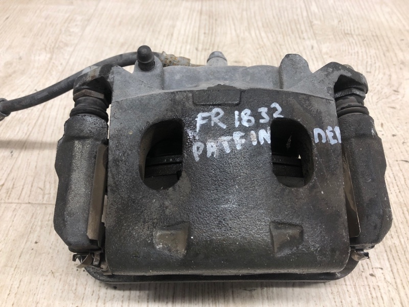 Суппорт тормозной передний правый NISSAN PATHFINDER R52 12-21 2013 R52 3.5 VQ35DE 41001-3JA0A Б/У