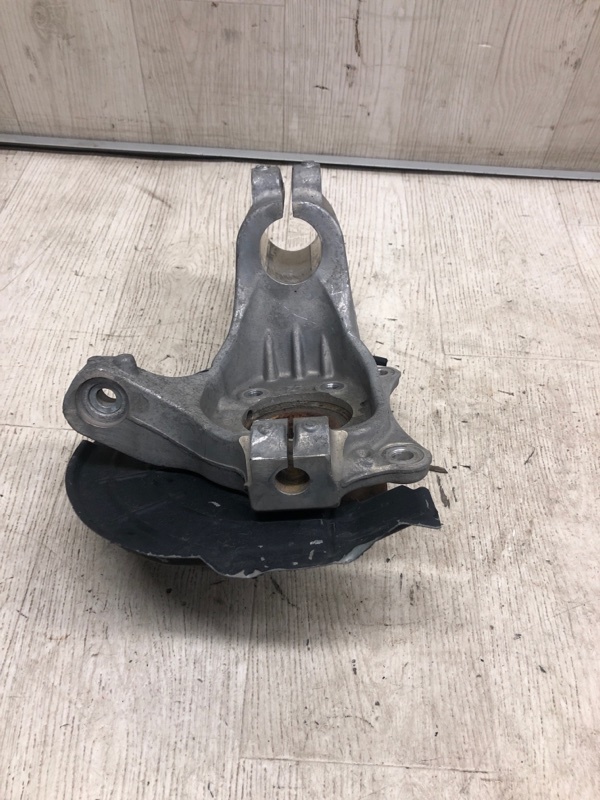 Кулак поворотный передний левый DODGE DART 12-16 PF 2.4 ED6