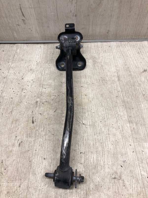 Рычаг задней подвески продольный левый RENEGADE (BU) 14- 2015 BU 2.4 ED6 Рычаг задней подвески продольный левый RENEGADE (BU) 14- 2015 BU 2.4 ED6