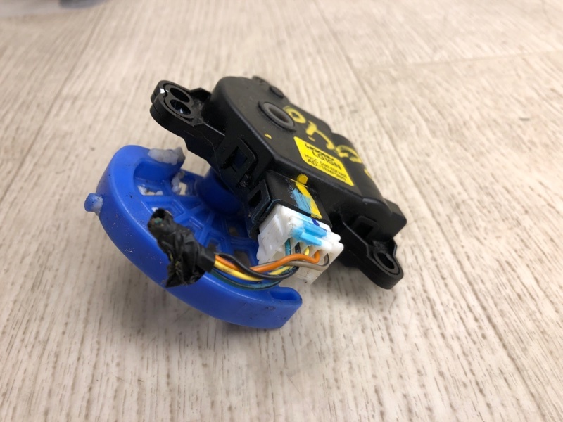 Моторчик заслонки печки ELANTRA AD 16- 2017 AD 2.0 G4NH