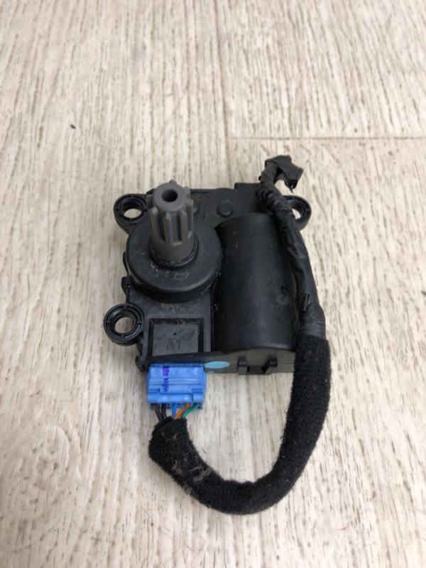 Моторчик заслонки печки HYUNDAI ELANTRA AD 16- AD 2.0 G4NH