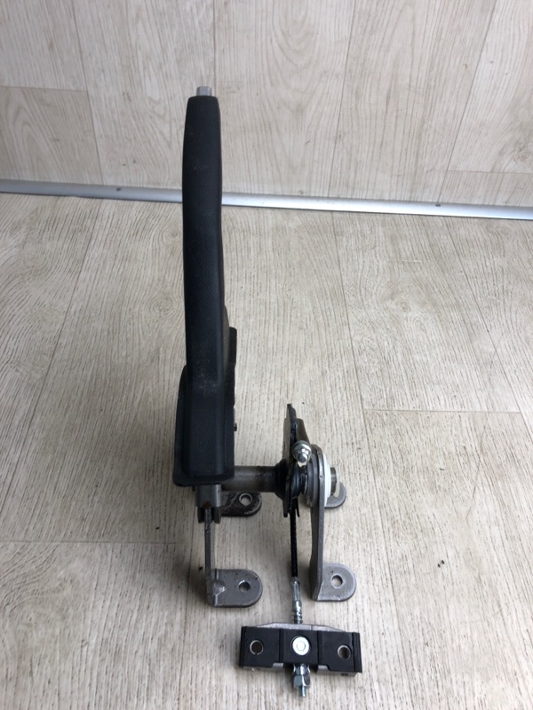 Рычаг стояночного тормоза ELANTRA AD 16- 2017 AD 2.0 G4NH