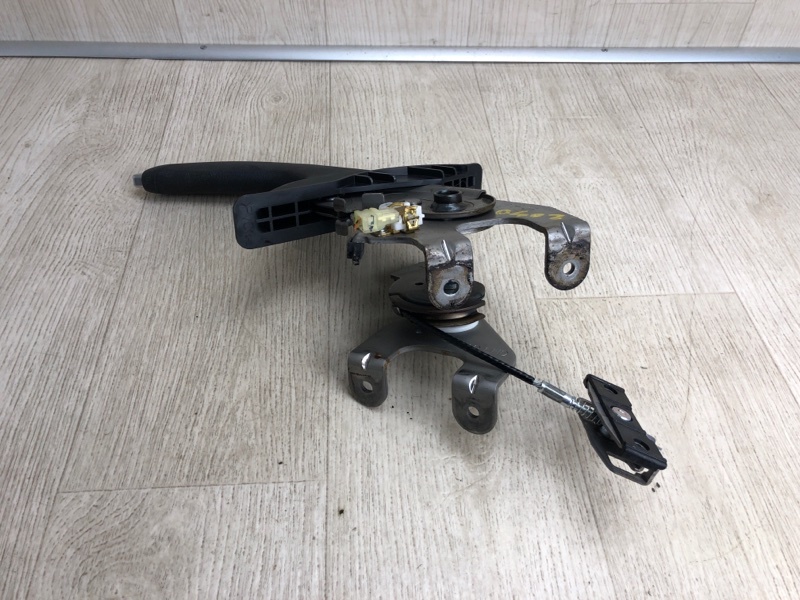 Рычаг стояночного тормоза HYUNDAI ELANTRA AD 16- AD 2.0 G4NH