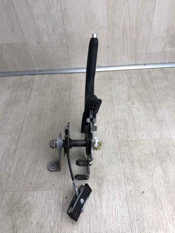 Рычаг стояночного тормоза ELANTRA AD 16- 2017 AD 2.0 G4NH