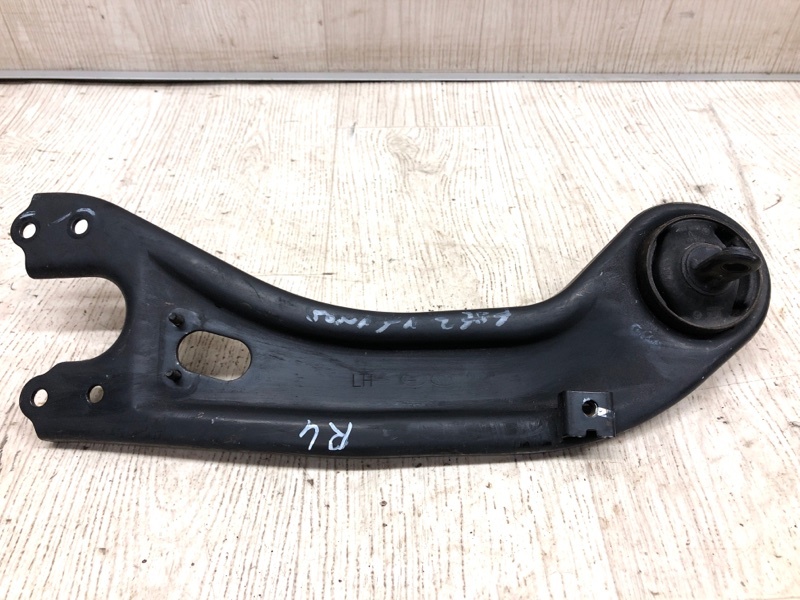Рычаг задней подвески продольный левый HYUNDAI SONATA YF 10-14 2011 YF 2.4 G4KJ 55270-3Q000 Б/У