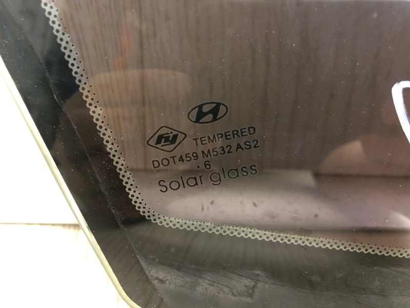 Стекло двери глухое заднее правое ELANTRA AD 16- 2017 AD 2.0 G4NH